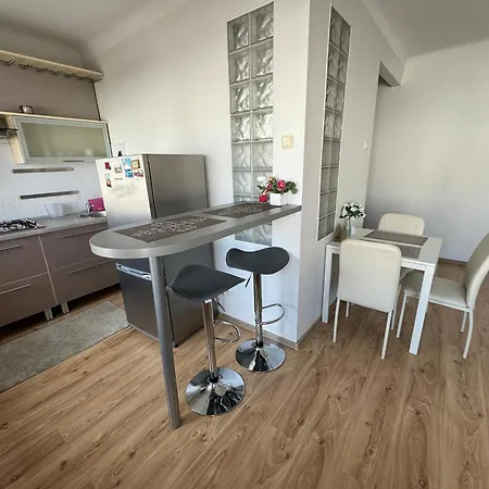 Spacious Apartment In Old Town Vilnius Street Exterior photo