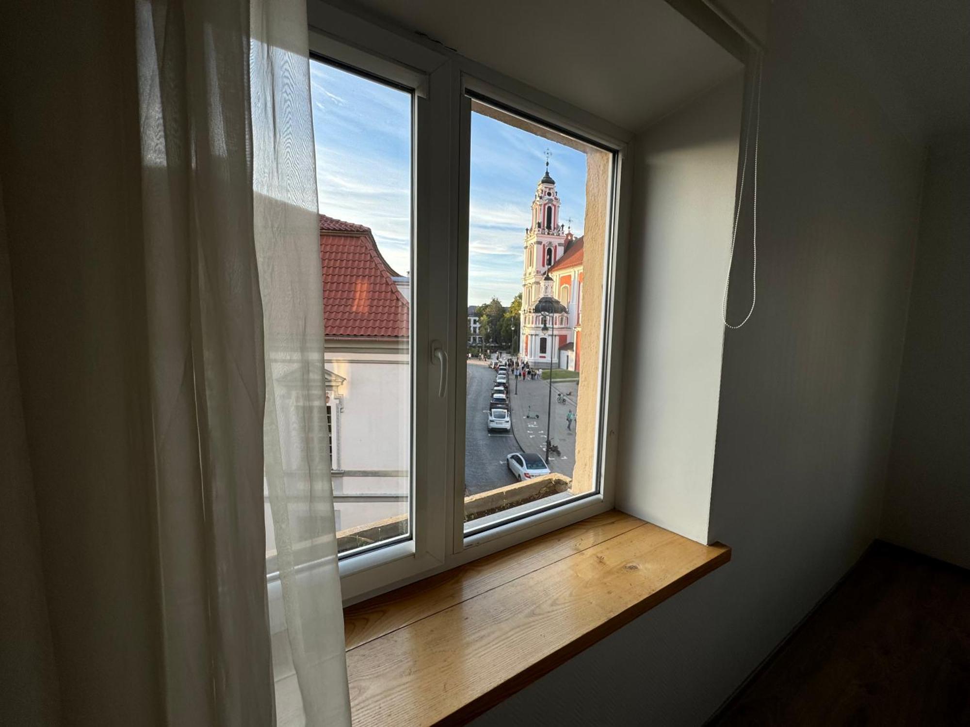 Spacious In Old Town Street Vilnius